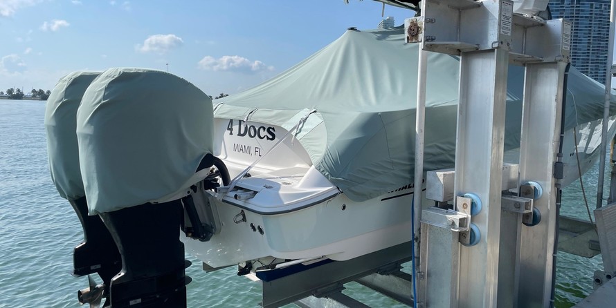 Boston Whaler 320 Outrage