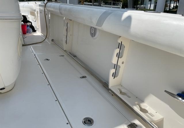 Boston Whaler 320 Outrage