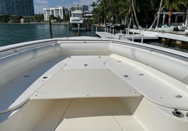 Boston Whaler 320 Outrage