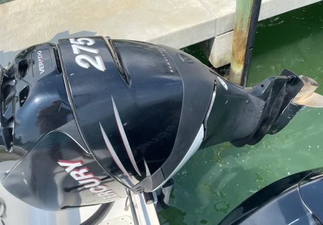 Boston Whaler 320 Outrage