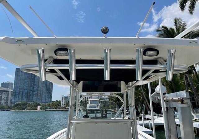 Boston Whaler 320 Outrage