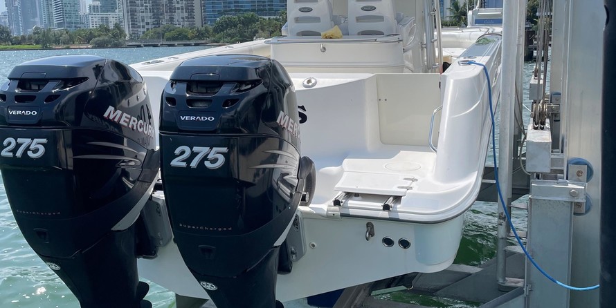 Boston Whaler 320 Outrage