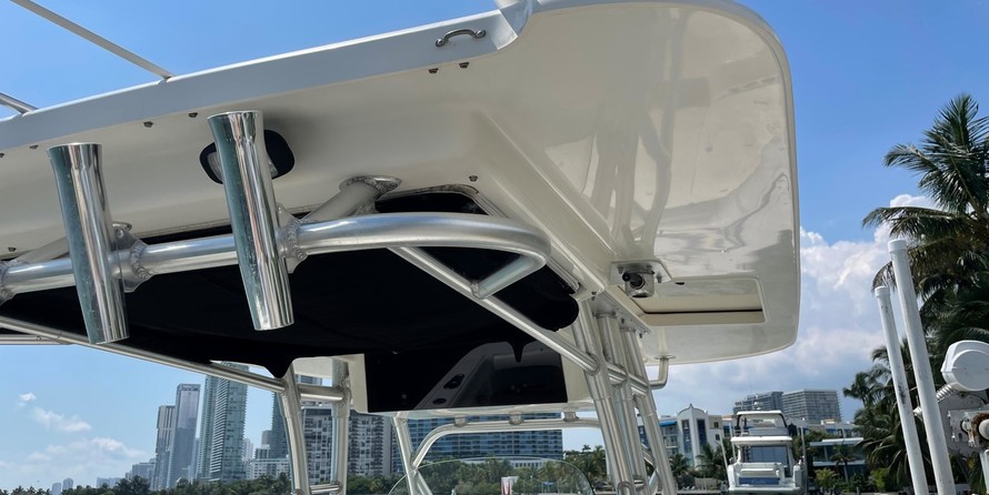 Boston Whaler 320 Outrage