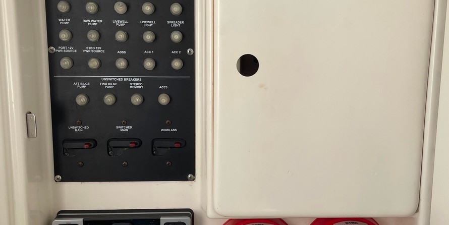 Boston Whaler 320 Outrage