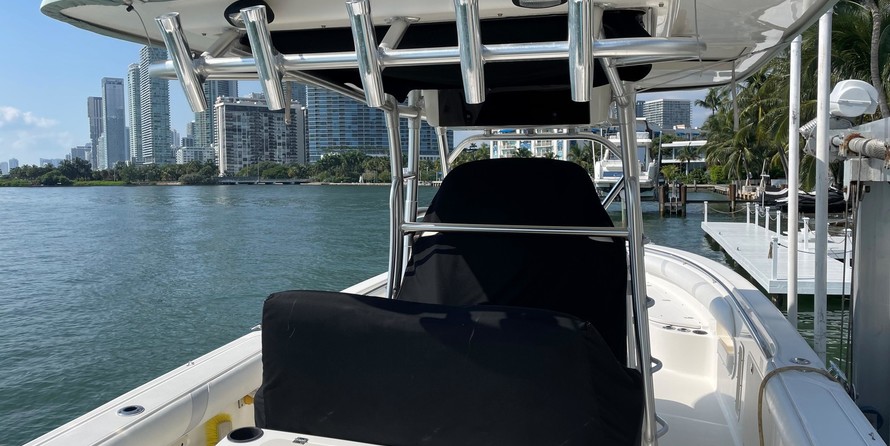 Boston Whaler 320 Outrage