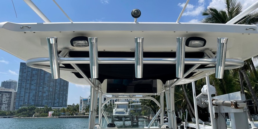 Boston Whaler 320 Outrage