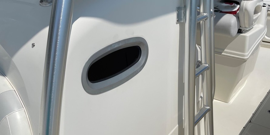 Boston Whaler 320 Outrage