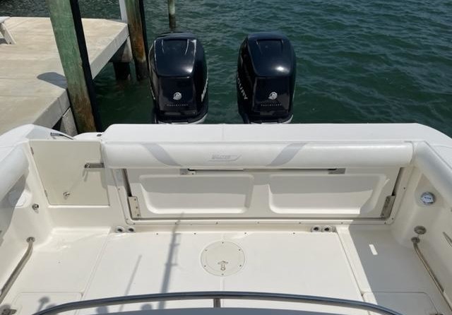 Boston Whaler 320 Outrage