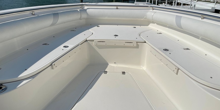 Boston Whaler 320 Outrage