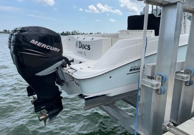 Boston Whaler 320 Outrage