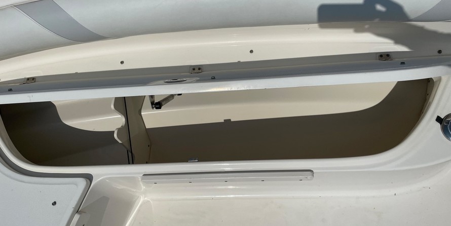 Boston Whaler 320 Outrage