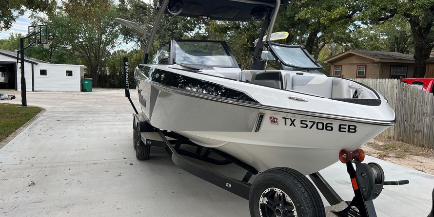 Malibu Wakesetter 23 LSV