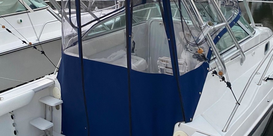 Glacier bay isle runner blue hull 2670