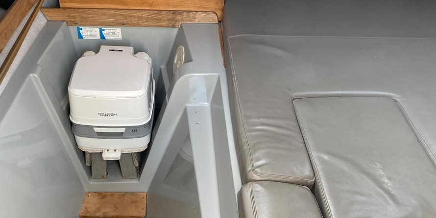 Glacier bay isle runner blue hull 2670