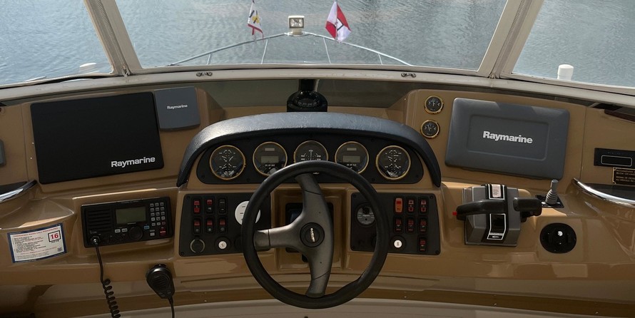 Carver 41 Cockpit Motor Yacht
