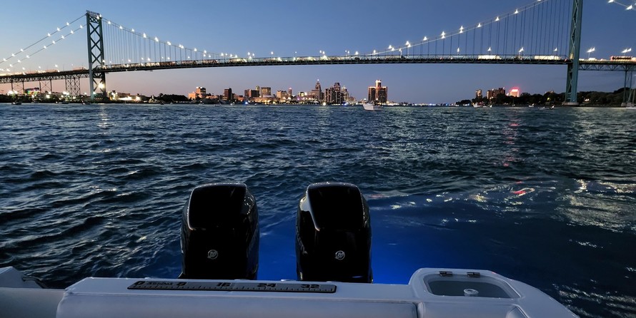 Boston Whaler 320 Outrage