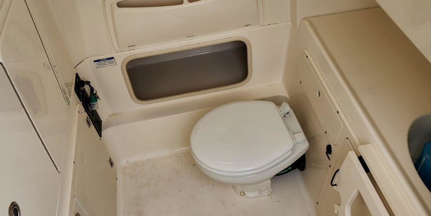 Boston Whaler 320 Outrage