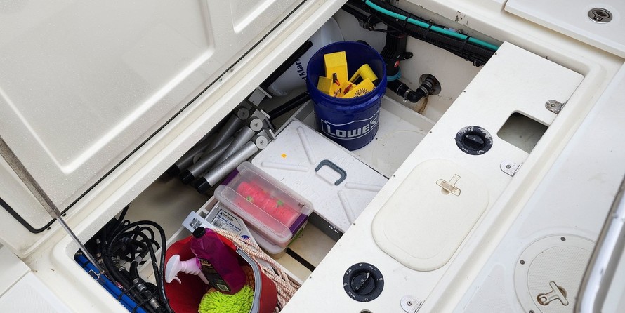 Boston Whaler 320 Outrage