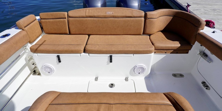 Sea Ray hunt ultra 211