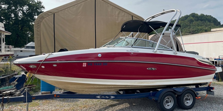 Sea Ray 240 Sundeck