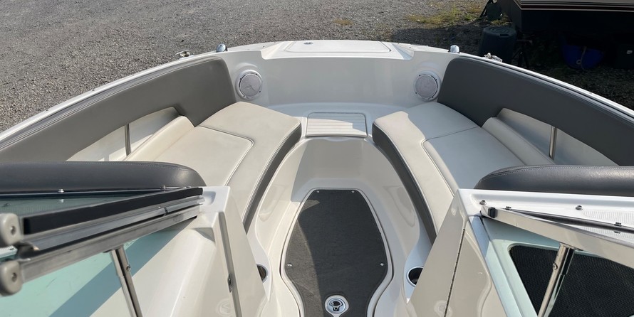 Sea Ray 240 Sundeck