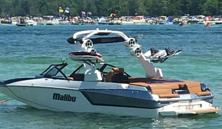 Malibu Wakesetter 24 MXZ