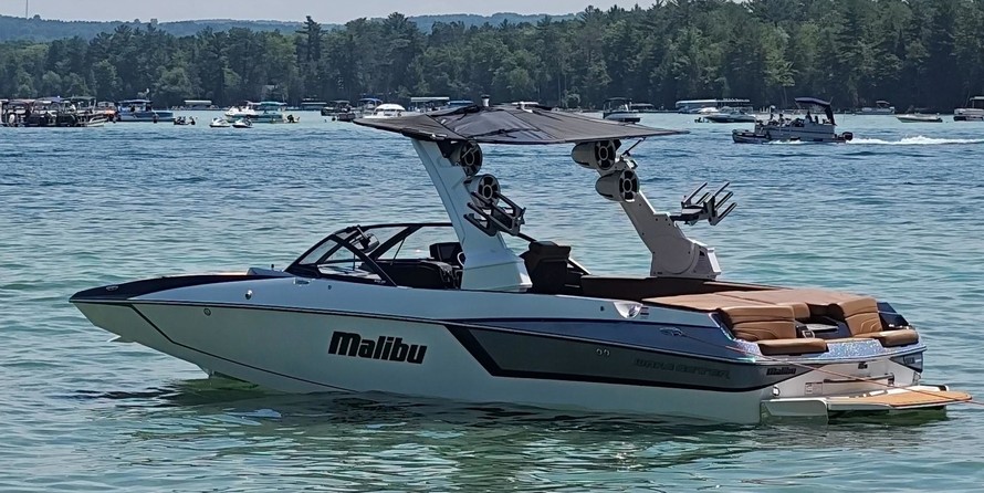 Malibu Wakesetter 24 MXZ