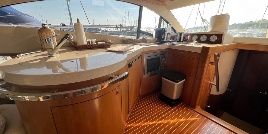 Galeon 440 Fly