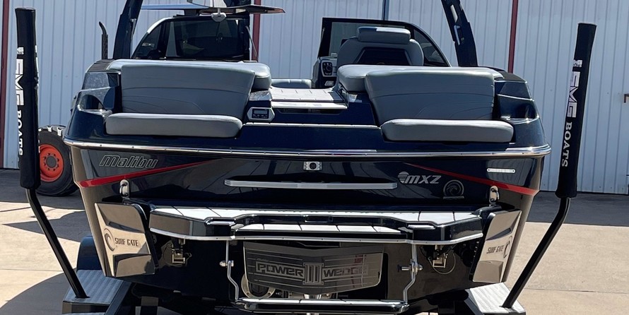 Malibu Wakesetter 24 MXZ