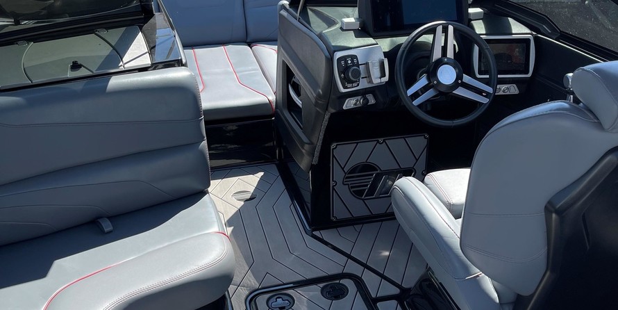 Malibu Wakesetter 24 MXZ