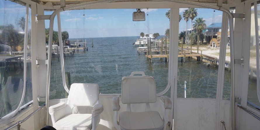 Hatteras 32 Flybridge Fisherman