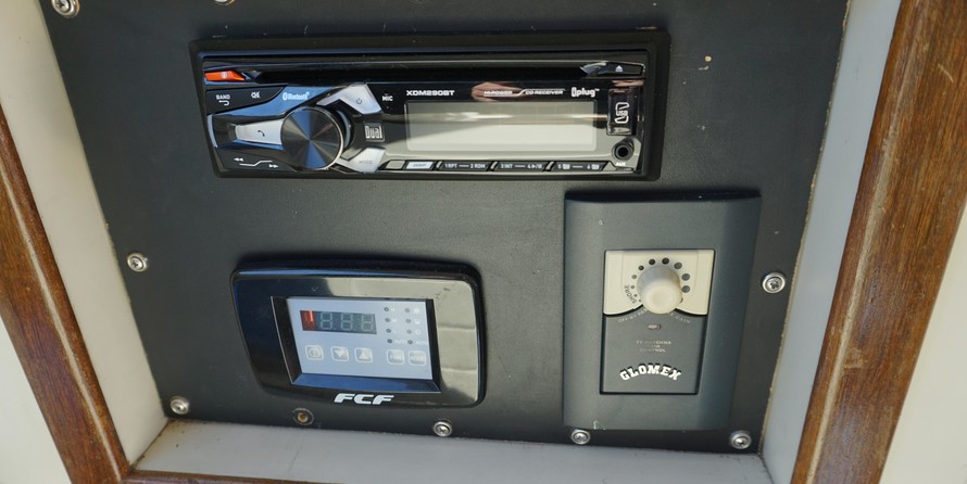 Hatteras 32 Flybridge Fisherman
