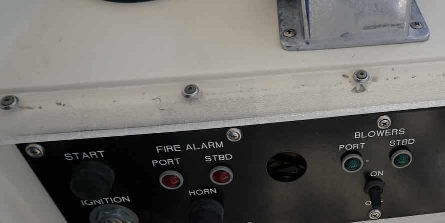 Hatteras 32 Flybridge Fisherman