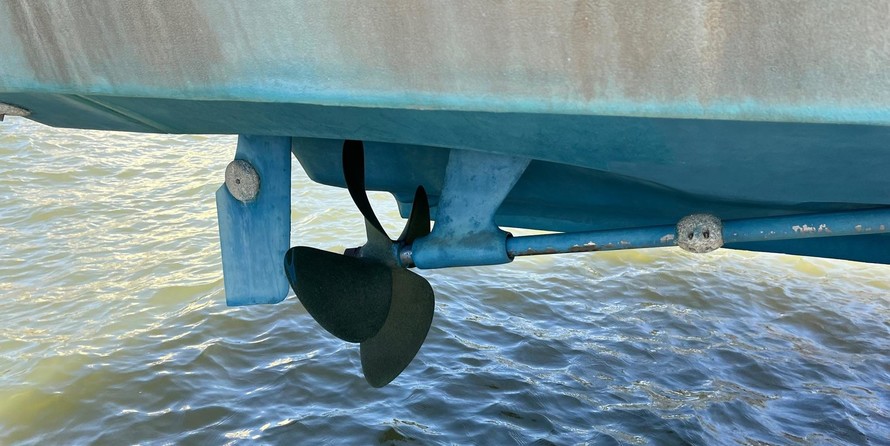 Hatteras 32 Flybridge Fisherman