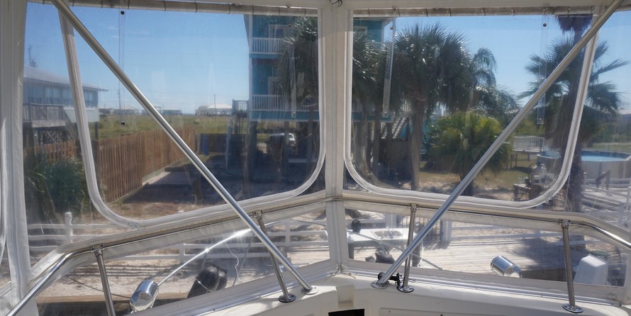 Hatteras 32 Flybridge Fisherman