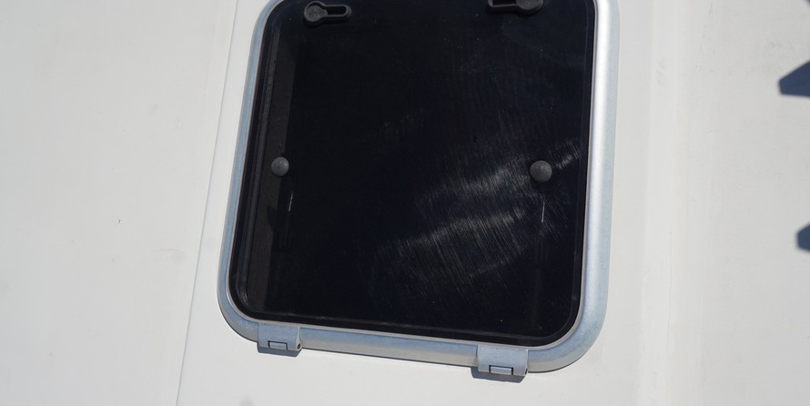 Hatteras 32 Flybridge Fisherman