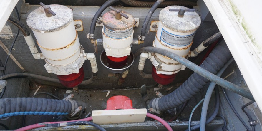 Hatteras 32 Flybridge Fisherman