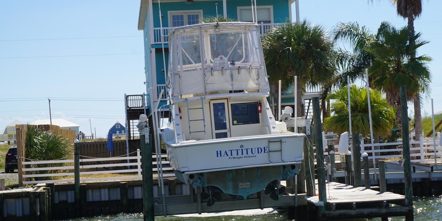 Hatteras 32 Flybridge Fisherman