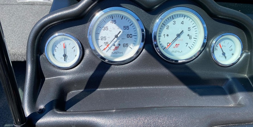 Lund Boats 1875 Crossover XS