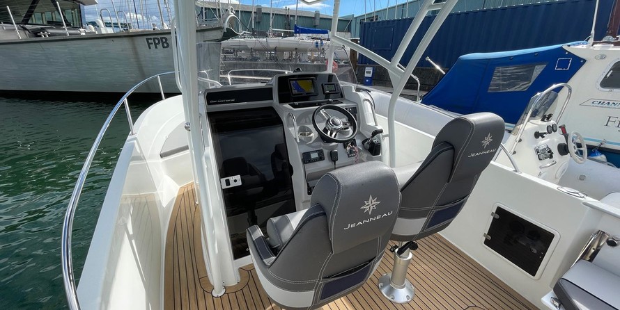 Jeanneau Cap Camarat 7.5 CC Serie 2