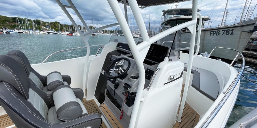 Jeanneau Cap Camarat 7.5 CC Serie 2