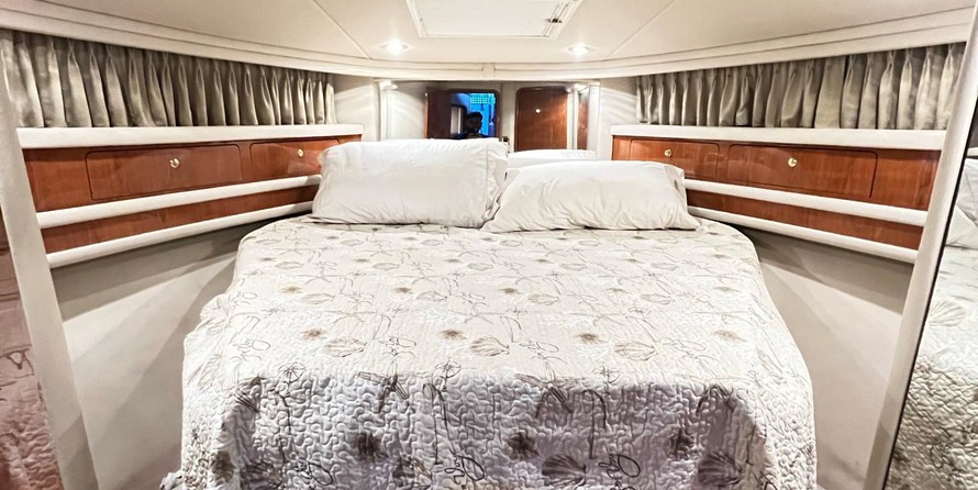 Sea ray 480 sedan bridge