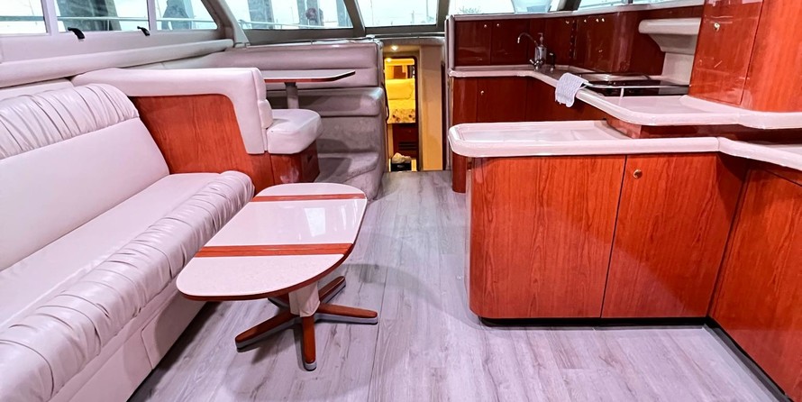 Sea ray 480 sedan bridge