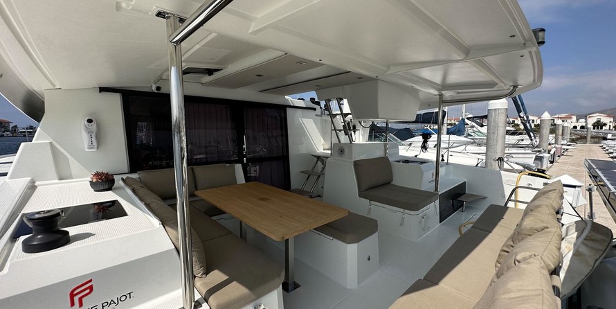 Fountaine Pajot Astrea 42