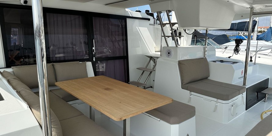 Fountaine Pajot Astrea 42