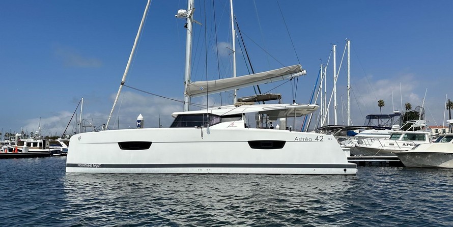 Fountaine Pajot Astrea 42