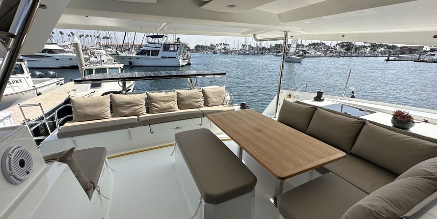 Fountaine Pajot Astrea 42