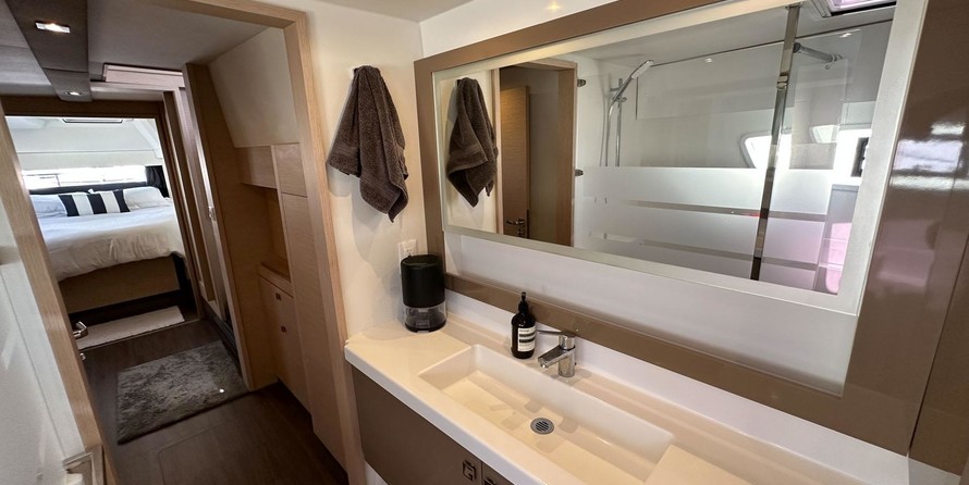 Fountaine Pajot Astrea 42