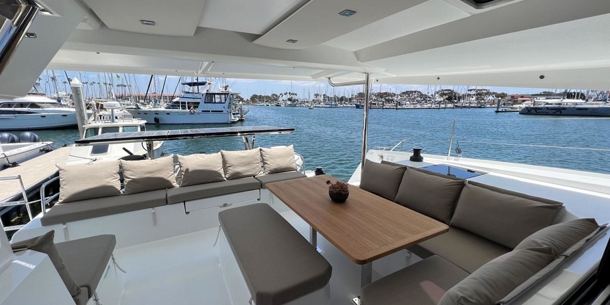 Fountaine Pajot Astrea 42