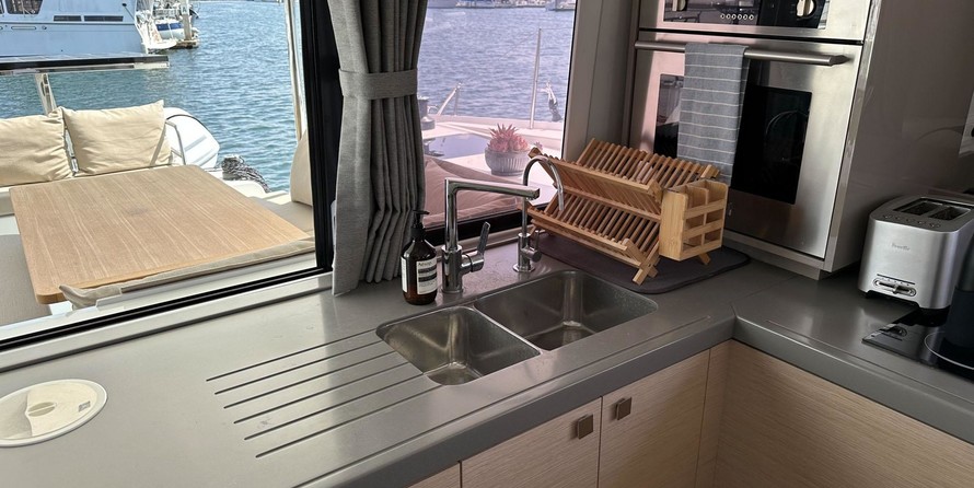 Fountaine Pajot Astrea 42